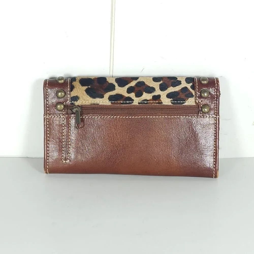 American West Leather Cowhide Leopard Print Studded Zipper Trifold Wallet - Picture 2 of 14
